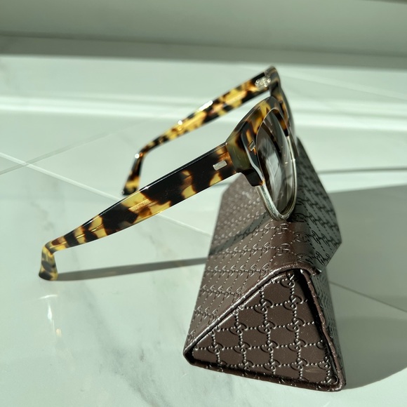 Gucci authentic sunglasses - Picture 5 of 8